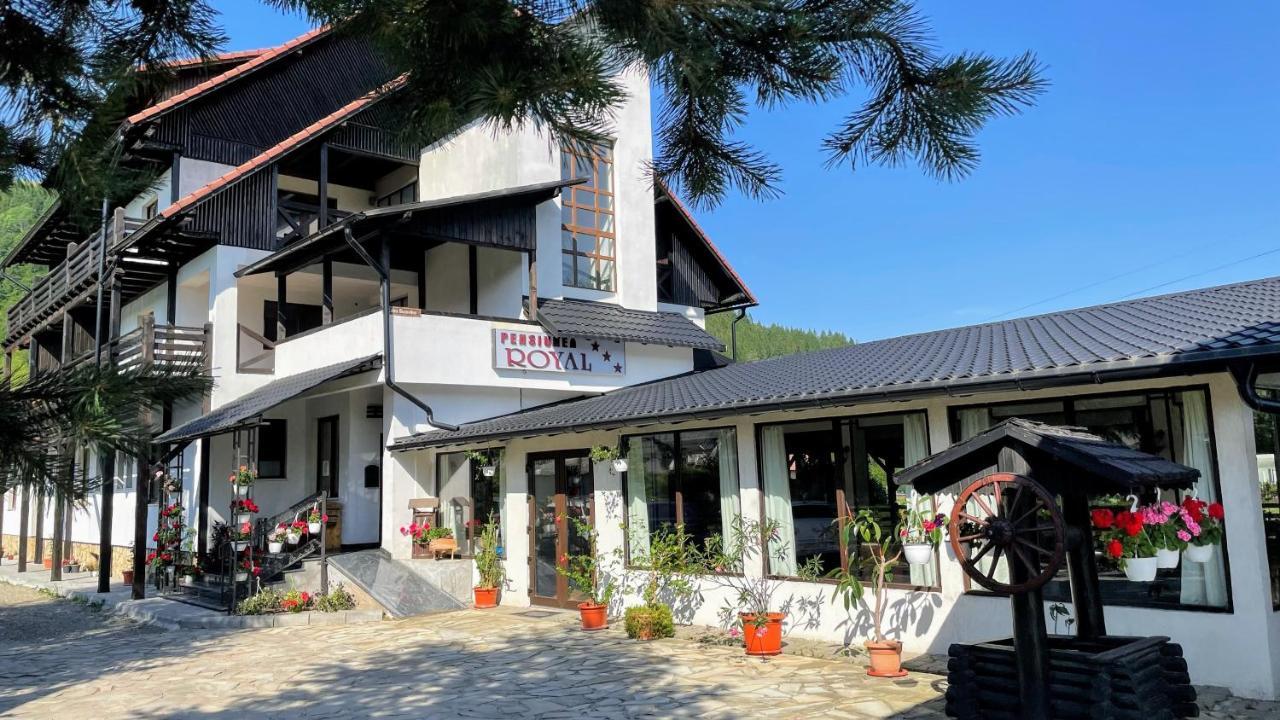 Royal Bucovina Residence Adults Only-Self Check-In Câmpulung Moldovenesc Eksteriør billede